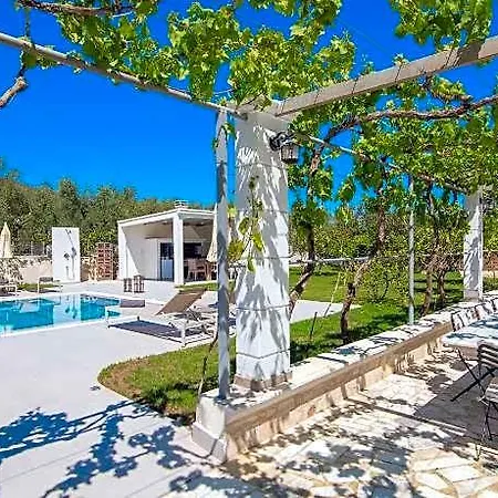 Pergola - Private Pool 505